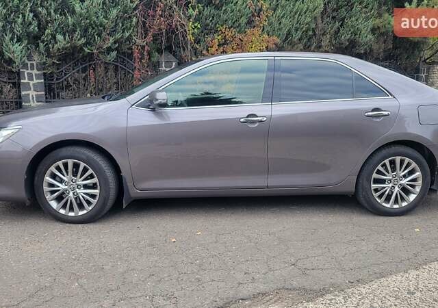 Тойота Камри 2016 в Луцке на Automoto.ua Серый Тойота Камри, объемом двигателя 2.49 л и пробегом 170 тыс. км за 17000 $, фото 22 на Automoto.ua