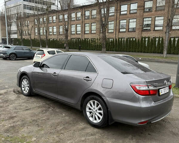 Серый Тойота Камри, объемом двигателя 2.49 л и пробегом 210 тыс. км за 14650 $, фото 19 на Automoto.ua
