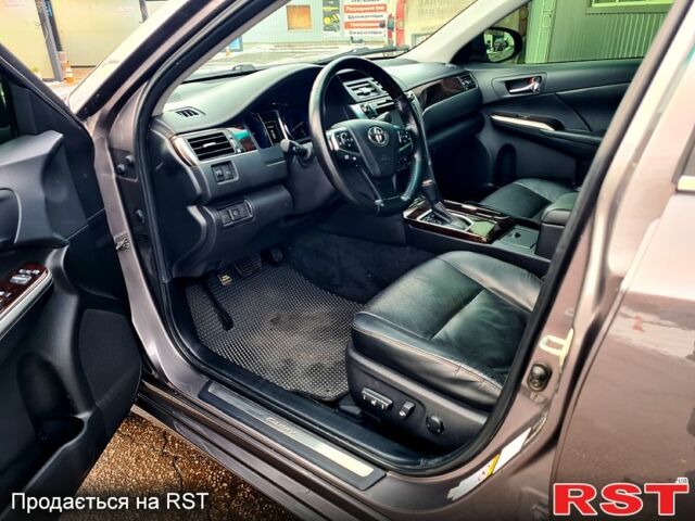 Серый Тойота Камри, объемом двигателя 2.5 л и пробегом 162 тыс. км за 16700 $, фото 6 на Automoto.ua