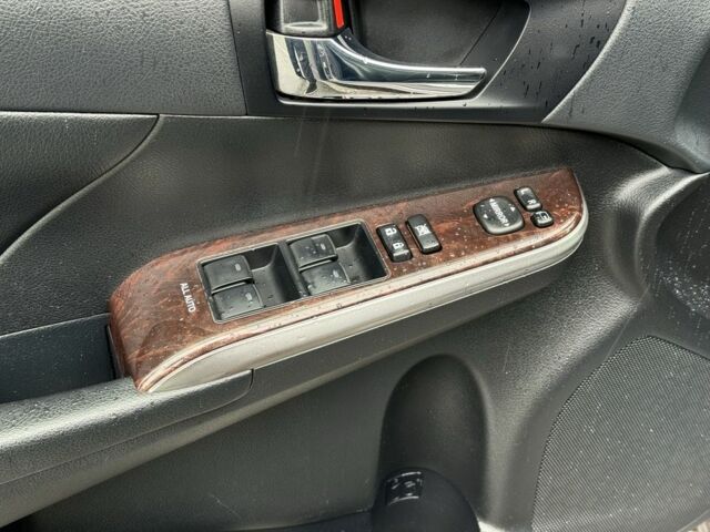 Серый Тойота Камри, объемом двигателя 2.5 л и пробегом 200 тыс. км за 17900 $, фото 4 на Automoto.ua