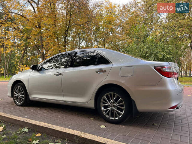 Серый Тойота Камри, объемом двигателя 2.49 л и пробегом 200 тыс. км за 17800 $, фото 4 на Automoto.ua