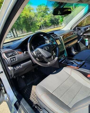 Серый Тойота Камри, объемом двигателя 2.5 л и пробегом 103 тыс. км за 16600 $, фото 2 на Automoto.ua