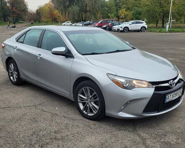 Серый Тойота Камри, объемом двигателя 2.49 л и пробегом 195 тыс. км за 14700 $, фото 7 на Automoto.ua