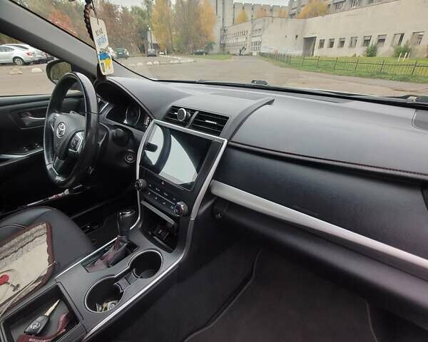 Серый Тойота Камри, объемом двигателя 2.49 л и пробегом 195 тыс. км за 14700 $, фото 3 на Automoto.ua