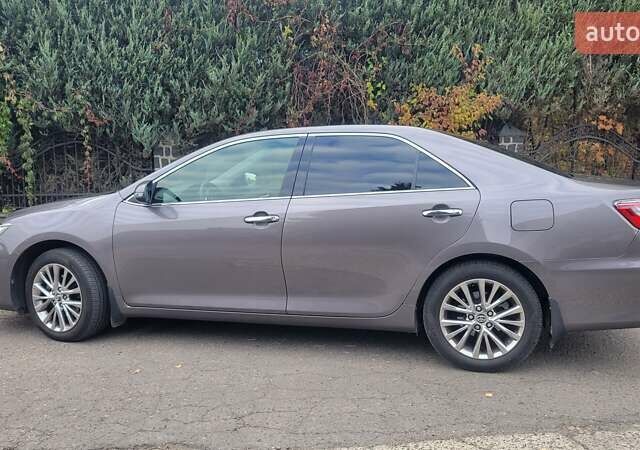 Тойота Камри 2016 в Луцке на Automoto.ua Серый Тойота Камри, объемом двигателя 2.49 л и пробегом 170 тыс. км за 17000 $, фото 23 на Automoto.ua