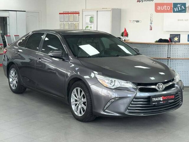 Сірий Тойота Камрі, об'ємом двигуна 2.49 л та пробігом 73 тис. км за 15490 $, фото 1 на Automoto.ua