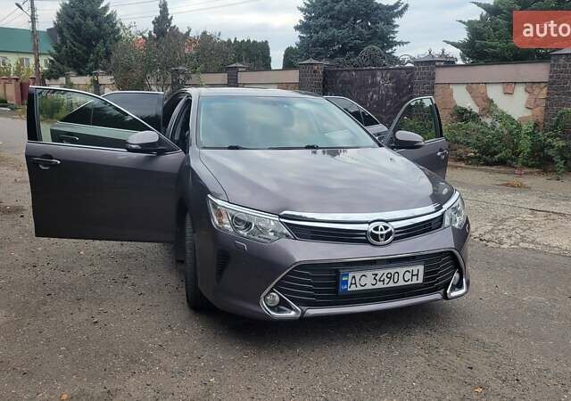 Тойота Камри 2016 в Луцке на Automoto.ua Серый Тойота Камри, объемом двигателя 2.49 л и пробегом 170 тыс. км за 17000 $, фото 48 на Automoto.ua