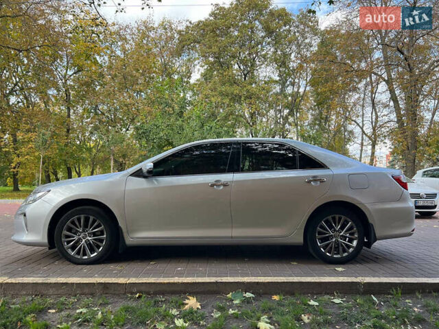 Серый Тойота Камри, объемом двигателя 2.49 л и пробегом 200 тыс. км за 17800 $, фото 3 на Automoto.ua