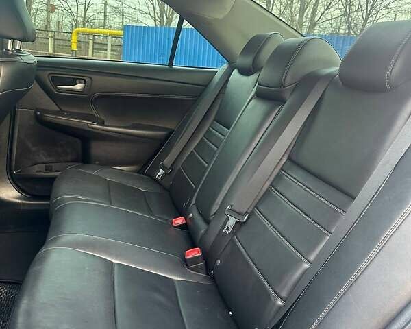 Серый Тойота Камри, объемом двигателя 2.5 л и пробегом 110 тыс. км за 15999 $, фото 6 на Automoto.ua