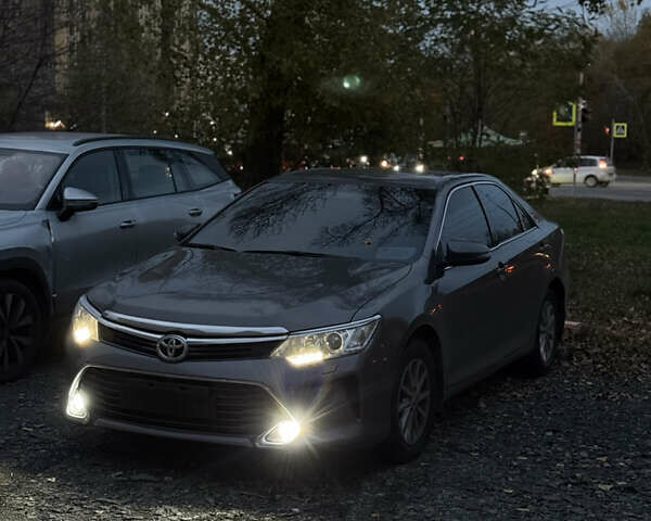 Серый Тойота Камри, объемом двигателя 2.49 л и пробегом 210 тыс. км за 14650 $, фото 26 на Automoto.ua