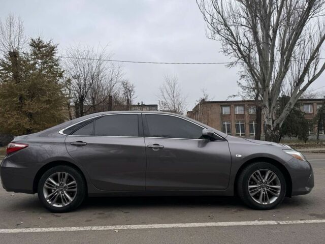 Сірий Тойота Камрі, об'ємом двигуна 2.5 л та пробігом 194 тис. км за 13000 $, фото 2 на Automoto.ua