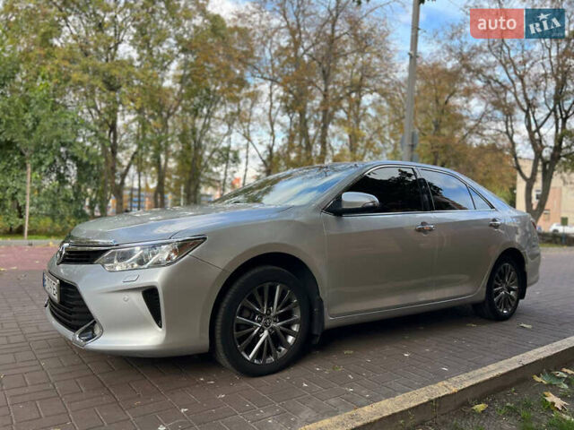 Серый Тойота Камри, объемом двигателя 2.49 л и пробегом 200 тыс. км за 17800 $, фото 1 на Automoto.ua