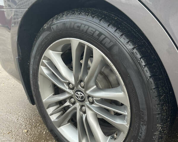 Серый Тойота Камри, объемом двигателя 2.49 л и пробегом 69 тыс. км за 15450 $, фото 7 на Automoto.ua