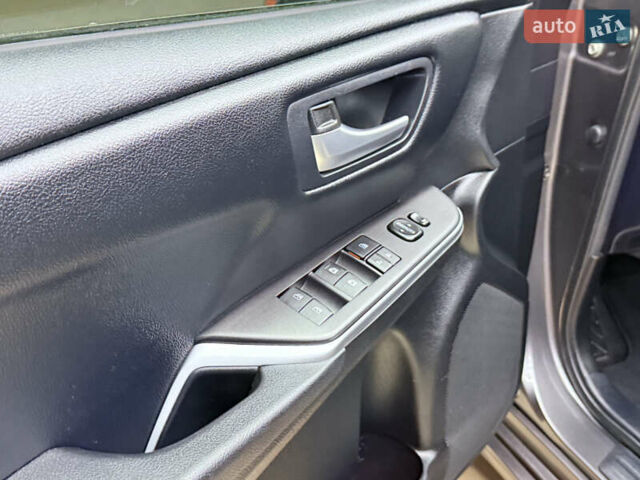 Серый Тойота Камри, объемом двигателя 2.49 л и пробегом 106 тыс. км за 12999 $, фото 26 на Automoto.ua