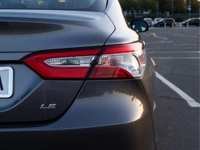 Серый Тойота Камри, объемом двигателя 2.5 л и пробегом 175 тыс. км за 18300 $, фото 9 на Automoto.ua