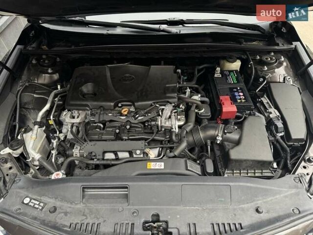 Серый Тойота Камри, объемом двигателя 2.5 л и пробегом 180 тыс. км за 15800 $, фото 5 на Automoto.ua