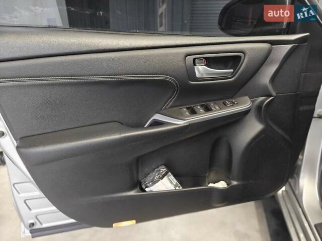 Серый Тойота Камри, объемом двигателя 2.49 л и пробегом 111 тыс. км за 17000 $, фото 18 на Automoto.ua