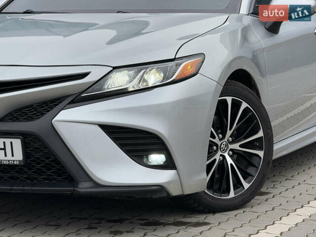 Сірий Тойота Камрі, об'ємом двигуна 2.49 л та пробігом 220 тис. км за 17700 $, фото 1 на Automoto.ua