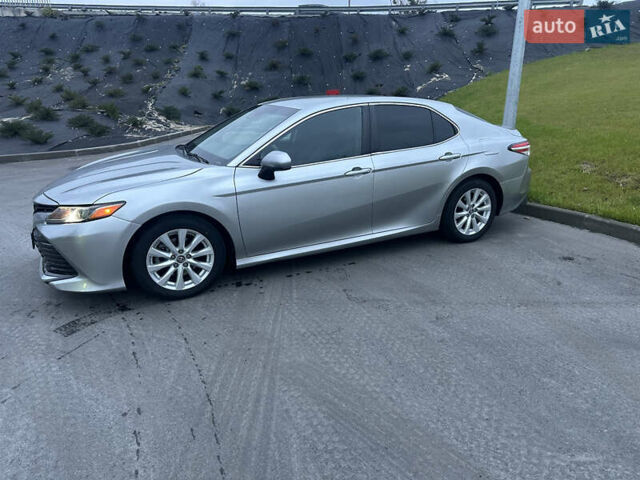 Серый Тойота Камри, объемом двигателя 2.49 л и пробегом 194 тыс. км за 16900 $, фото 5 на Automoto.ua