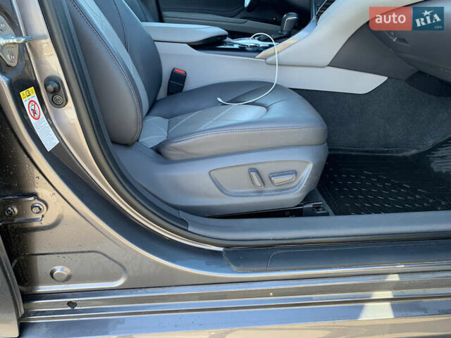 Серый Тойота Камри, объемом двигателя 2.5 л и пробегом 38 тыс. км за 29900 $, фото 14 на Automoto.ua