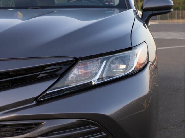 Серый Тойота Камри, объемом двигателя 2.5 л и пробегом 175 тыс. км за 18300 $, фото 3 на Automoto.ua