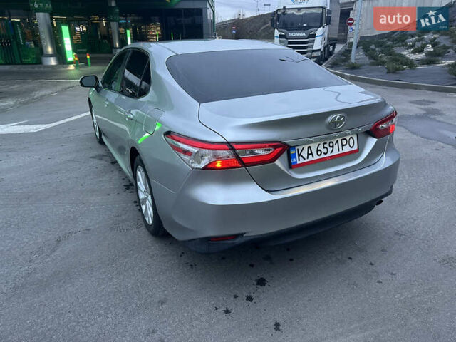 Серый Тойота Камри, объемом двигателя 2.49 л и пробегом 194 тыс. км за 16900 $, фото 6 на Automoto.ua