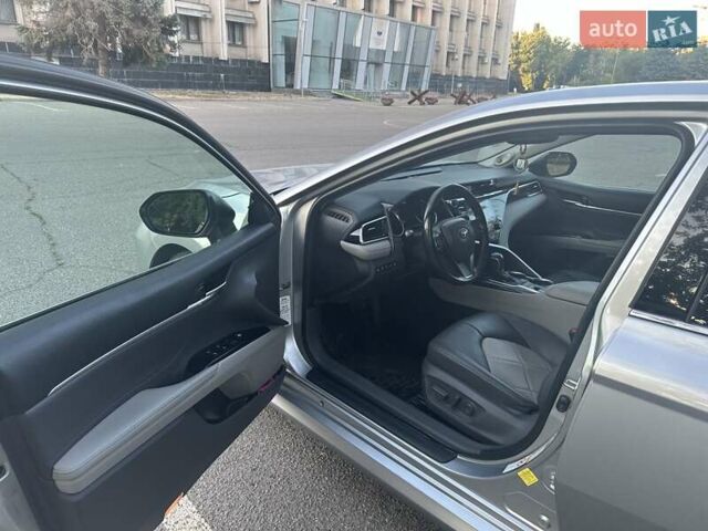 Серый Тойота Камри, объемом двигателя 2.49 л и пробегом 110 тыс. км за 21500 $, фото 9 на Automoto.ua