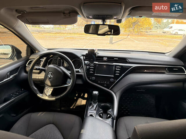 Серый Тойота Камри, объемом двигателя 2.49 л и пробегом 235 тыс. км за 21300 $, фото 18 на Automoto.ua