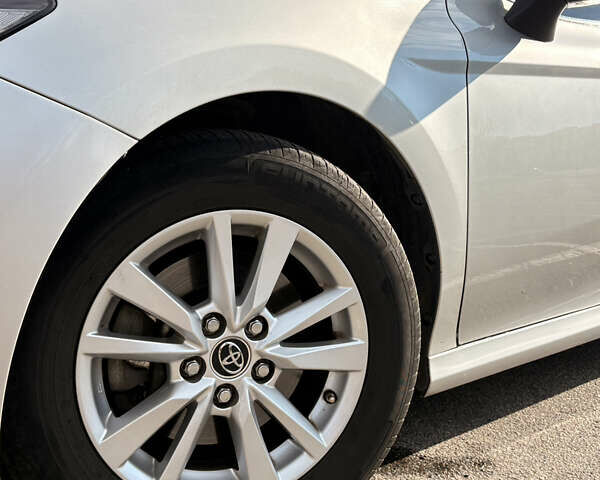 Серый Тойота Камри, объемом двигателя 2.49 л и пробегом 235 тыс. км за 21300 $, фото 5 на Automoto.ua