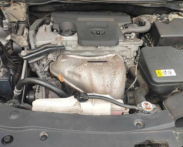 Сірий Тойота Камрі, об'ємом двигуна 2.49 л та пробігом 180 тис. км за 16300 $, фото 6 на Automoto.ua