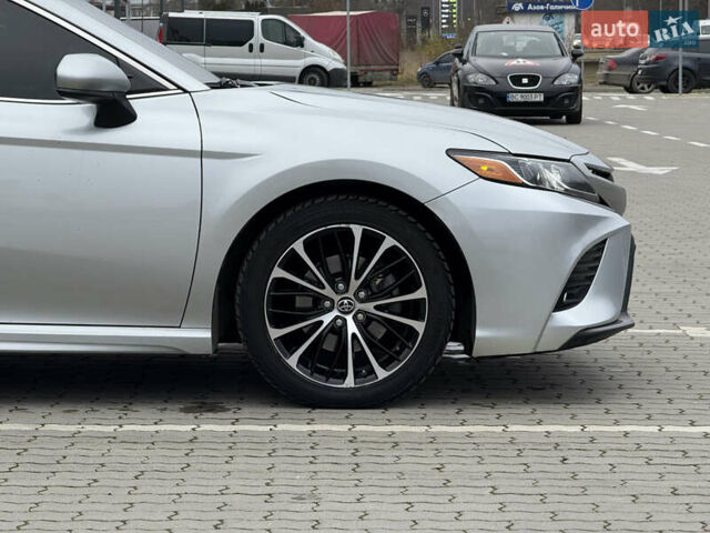 Сірий Тойота Камрі, об'ємом двигуна 2.49 л та пробігом 220 тис. км за 17700 $, фото 13 на Automoto.ua