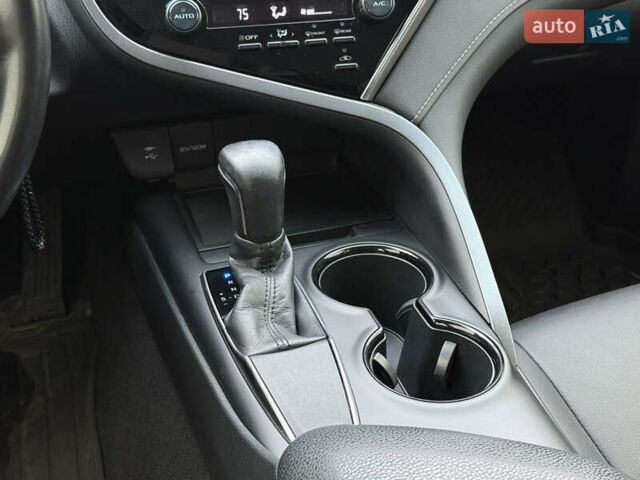 Сірий Тойота Камрі, об'ємом двигуна 2.49 л та пробігом 220 тис. км за 17700 $, фото 39 на Automoto.ua