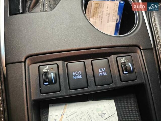 Серый Тойота Камри, объемом двигателя 2.49 л и пробегом 111 тыс. км за 17000 $, фото 26 на Automoto.ua