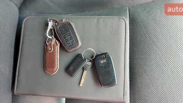 Серый Тойота Камри, объемом двигателя 2.5 л и пробегом 105 тыс. км за 21800 $, фото 2 на Automoto.ua