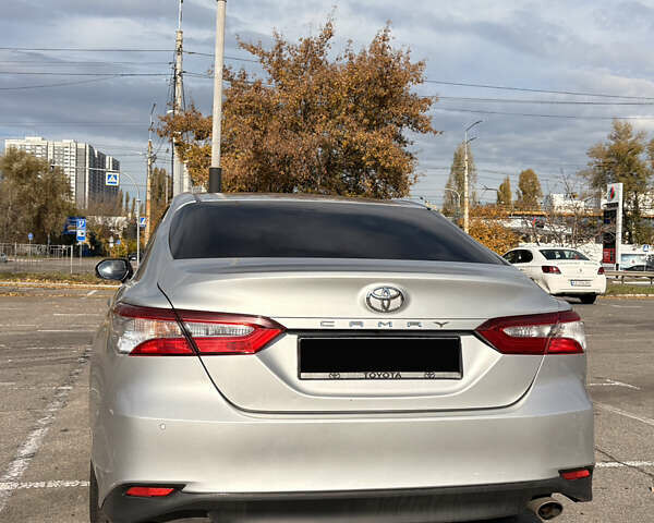 Серый Тойота Камри, объемом двигателя 2.49 л и пробегом 235 тыс. км за 21300 $, фото 11 на Automoto.ua