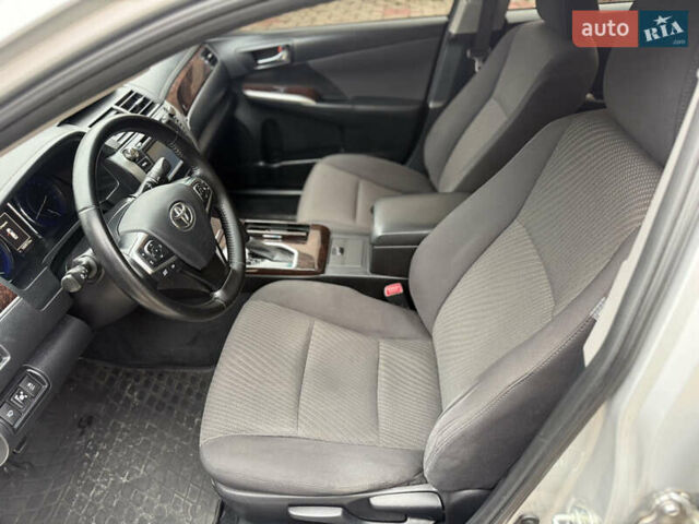 Серый Тойота Камри, объемом двигателя 2.49 л и пробегом 161 тыс. км за 16900 $, фото 6 на Automoto.ua