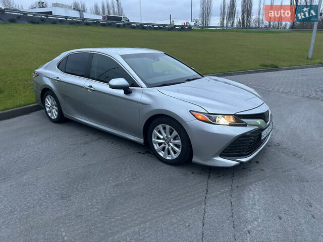 Серый Тойота Камри, объемом двигателя 2.49 л и пробегом 194 тыс. км за 16900 $, фото 2 на Automoto.ua
