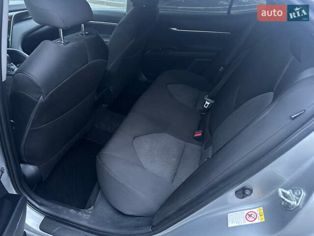 Серый Тойота Камри, объемом двигателя 2.49 л и пробегом 194 тыс. км за 16900 $, фото 10 на Automoto.ua