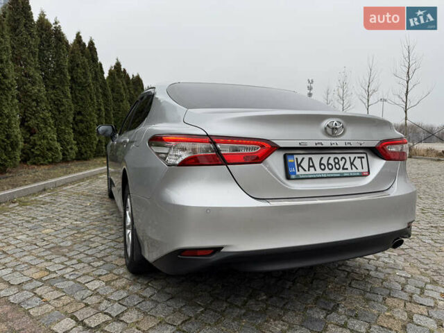 Серый Тойота Камри, объемом двигателя 2.49 л и пробегом 119 тыс. км за 20500 $, фото 13 на Automoto.ua