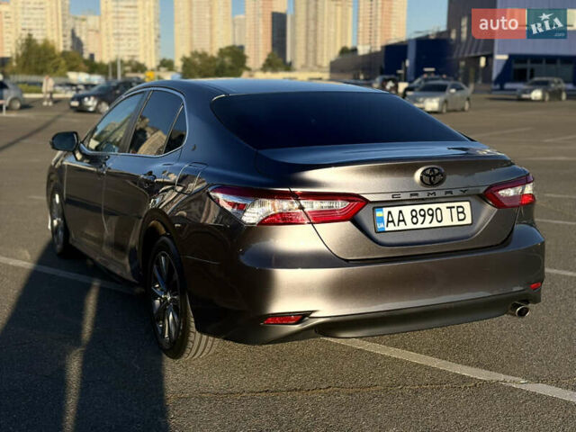 Серый Тойота Камри, объемом двигателя 2.49 л и пробегом 152 тыс. км за 18500 $, фото 3 на Automoto.ua