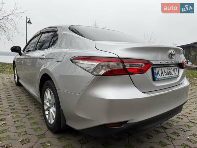 Серый Тойота Камри, объемом двигателя 2.49 л и пробегом 119 тыс. км за 20500 $, фото 11 на Automoto.ua