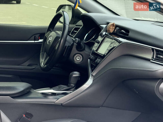 Сірий Тойота Камрі, об'ємом двигуна 2.49 л та пробігом 220 тис. км за 17700 $, фото 26 на Automoto.ua