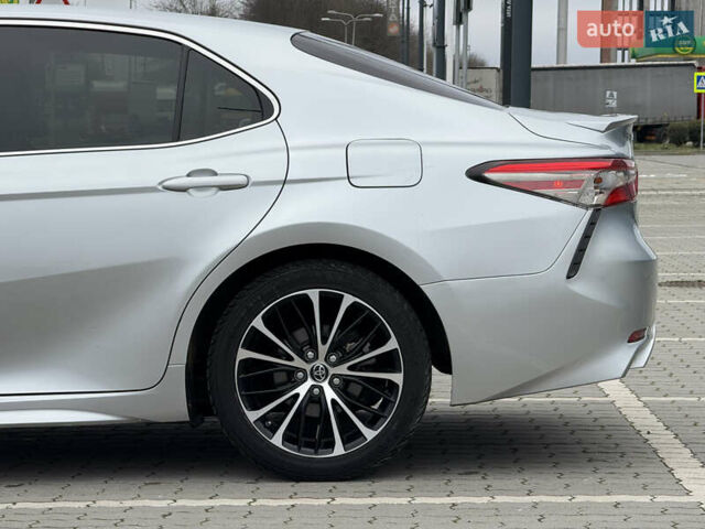 Сірий Тойота Камрі, об'ємом двигуна 2.49 л та пробігом 220 тис. км за 17700 $, фото 5 на Automoto.ua