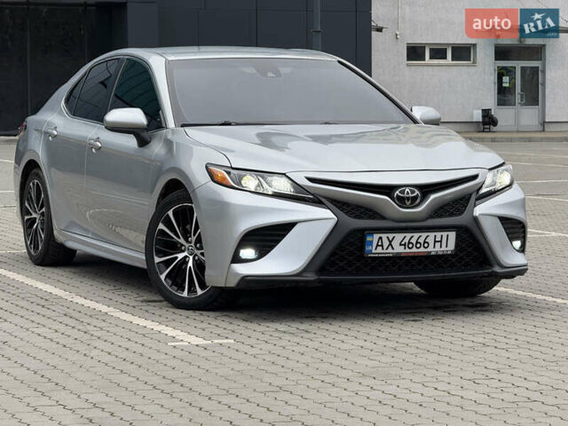 Сірий Тойота Камрі, об'ємом двигуна 2.49 л та пробігом 220 тис. км за 17700 $, фото 17 на Automoto.ua