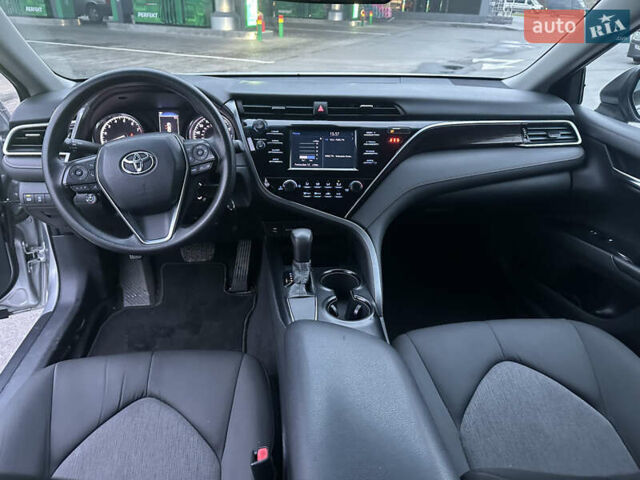 Серый Тойота Камри, объемом двигателя 2.49 л и пробегом 194 тыс. км за 16900 $, фото 19 на Automoto.ua