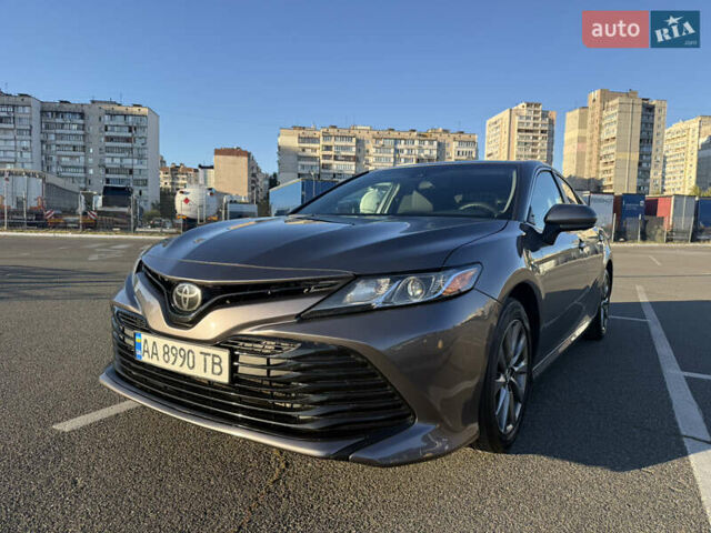 Серый Тойота Камри, объемом двигателя 2.49 л и пробегом 152 тыс. км за 18500 $, фото 9 на Automoto.ua