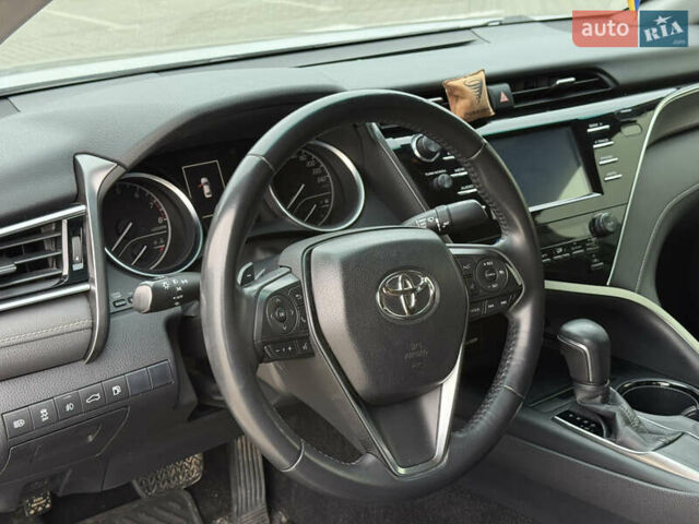 Сірий Тойота Камрі, об'ємом двигуна 2.49 л та пробігом 220 тис. км за 17700 $, фото 29 на Automoto.ua