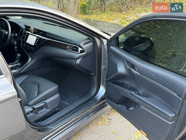 Тойота Камри 2017 в Одессе на Automoto.ua Серый Тойота Камри, объемом двигателя 2.49 л и пробегом 116 тыс. км за 16500 $, фото 48 на Automoto.ua