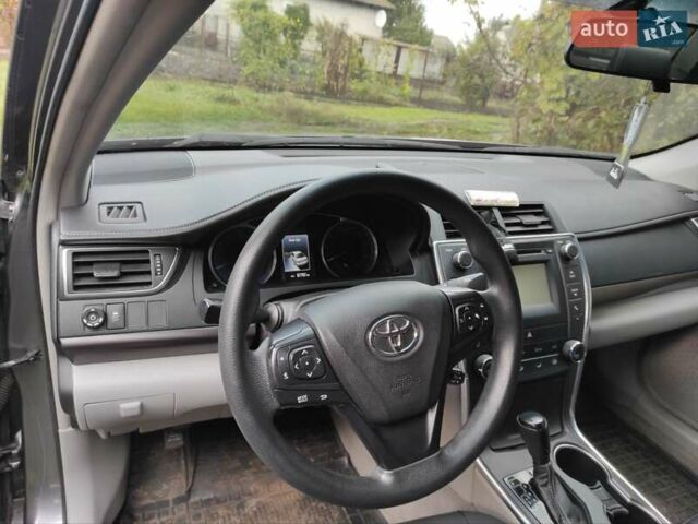 Серый Тойота Камри, объемом двигателя 2.5 л и пробегом 120 тыс. км за 13300 $, фото 4 на Automoto.ua