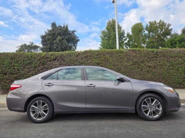 Серый Тойота Камри, объемом двигателя 2.5 л и пробегом 55 тыс. км за 11000 $, фото 2 на Automoto.ua